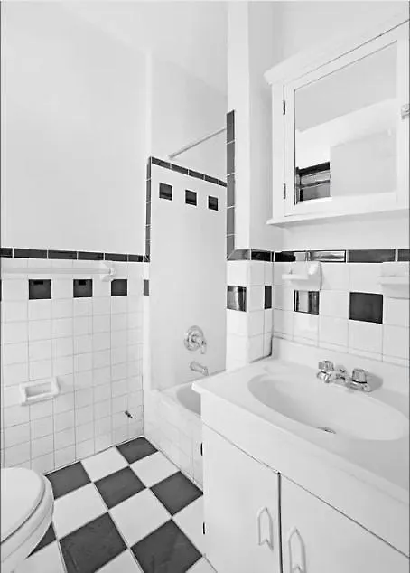 89-3Fs Newly Furnished 2Br 1Bath Ues Apartment New York